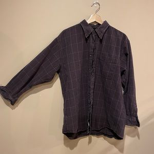 Dark purple lightweight flannel. IZOD button down in great condition.